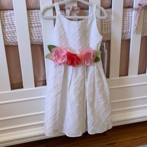 NWT Sweetheart Rose white dress with flower bow